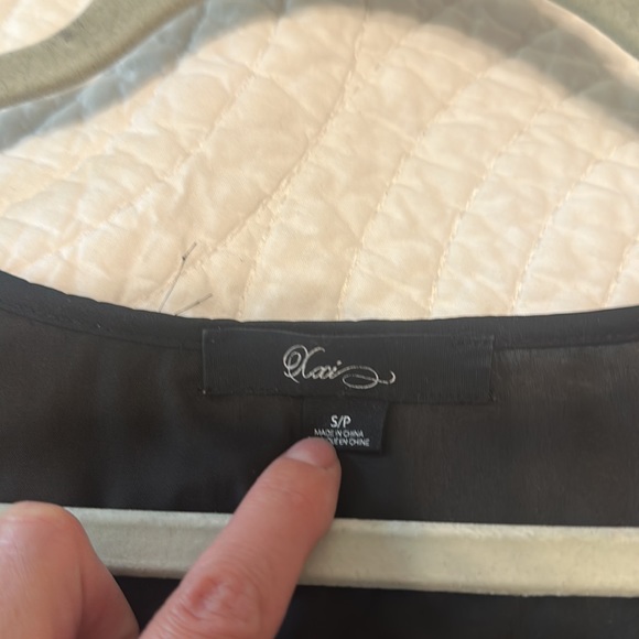 Black Short Sleeve Blouse with Pocket - size small - Picture 5 of 5